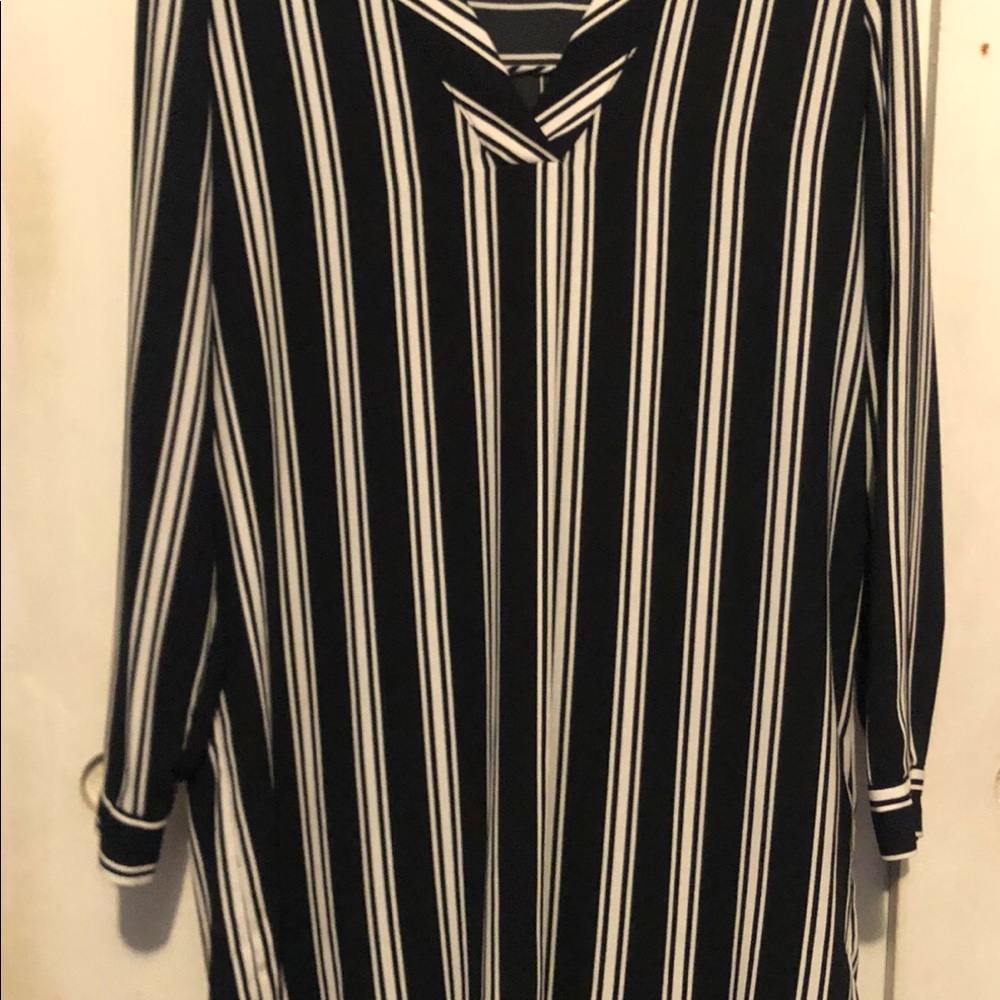 White and black long sleeved dress